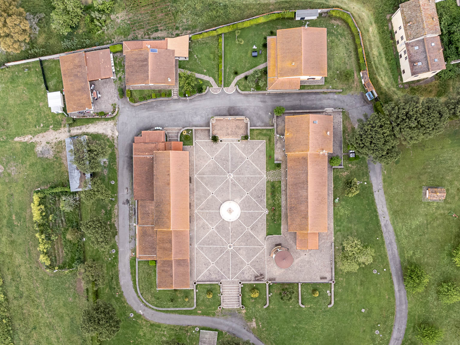 Villa mediterranea di lusso con piscina vista mare al tramonto - Portfolio fotografia immobiliare